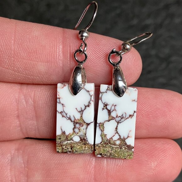 Wild Horse Turquoise Magnesite Crazy Horse Appaloosa Stone Earrings - Picture 1 of 5